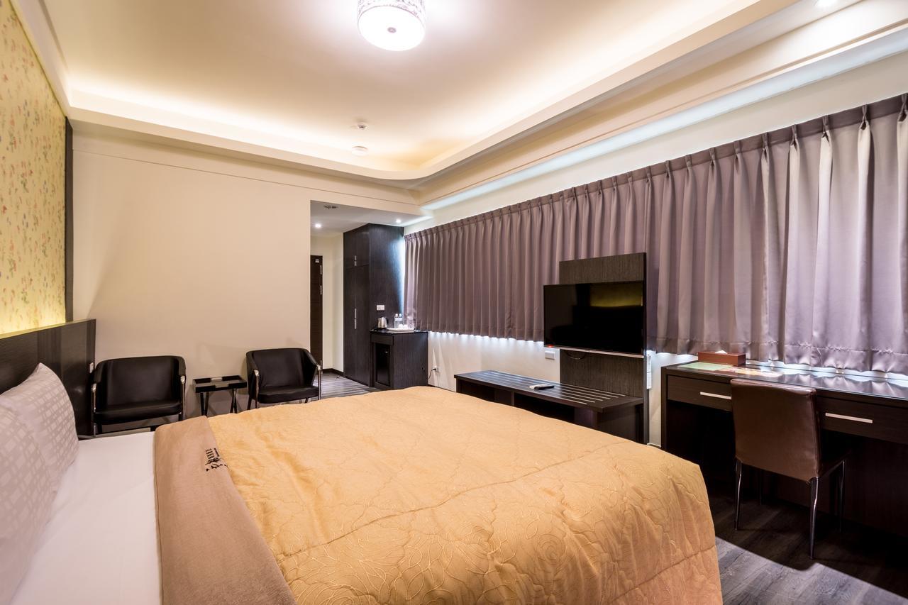 Yundu Business Hotel Mailiao Bagian luar foto